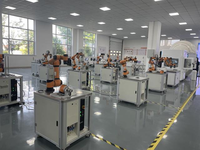 高質量發(fā)展調研山東行|老縣衙里藏著高科技機器人工廠,它的產品中國女